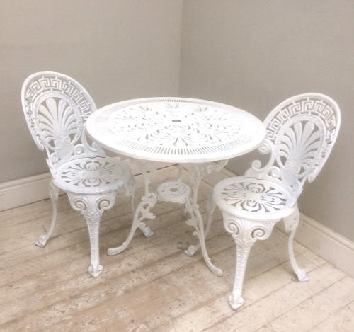 VINTAGE ZINC GARDEN TABLE AND 2 CHAIRS
